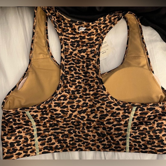 Fabletics on the go sports bra. NWT - Picture 4 of 6